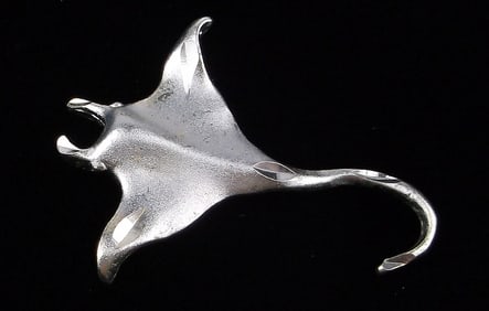 Mint Vintage Sterling Silver Stingray Pendant Sealife