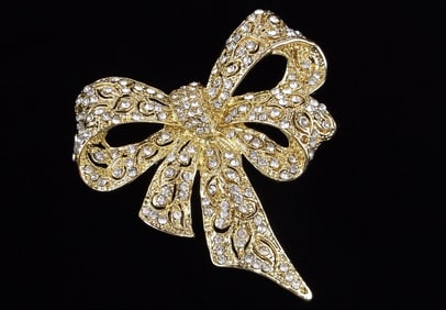 New Boxed Monet Rhinestone Christmas Bow Brooch