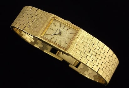 Stunning Vintage Tissot Swiss Made Wristwatch Works Great