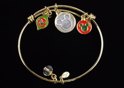 New Boxed Disney Christmas Mickey Mouse Bracelet $60