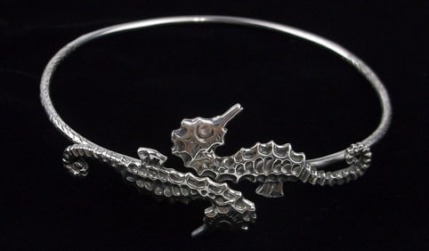 Mint Vint BAHAMA Sterling Silver Seahorse Bracelet 8-9" By Pass