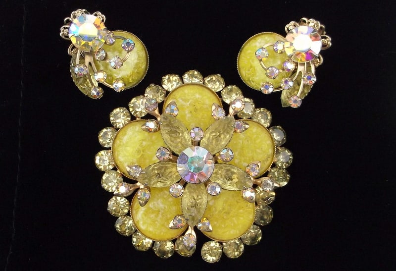 Stunning Big Vint 1950s Rhinestone Brooch Earrings Set: excellent condition
