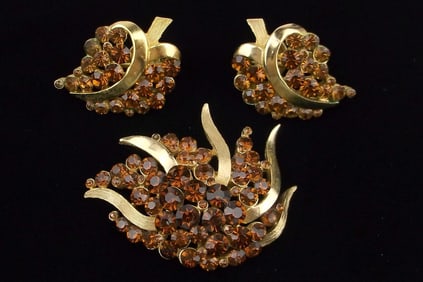 Mint Vintage 1960s Crown Trifari Rhinestone Brooch Earrings Set