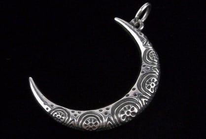 Mint Thick Vint Retired Jame Avery Sterling Silver Moon Pendant