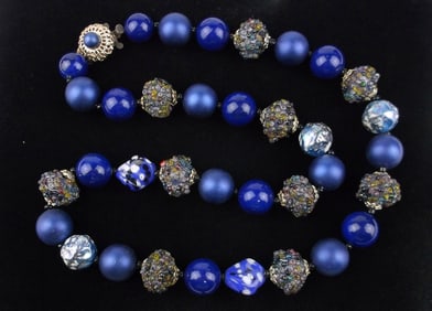 Stunning Vint 1950s Glass Celluloid Beaded Necklace 22"
