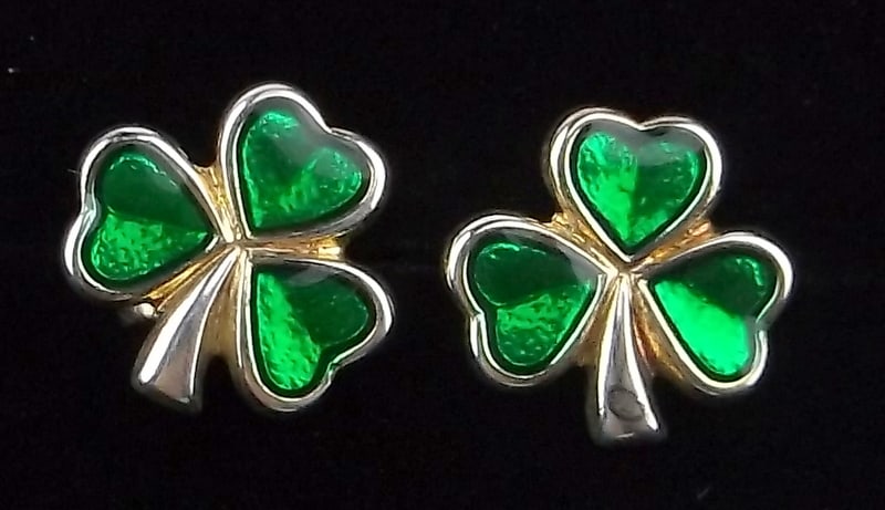 New Vintage Solvar Keltic Sterling Silver Shamrock Earrings: Solid Sterling Silver Guaranteed, in Brand New Never Worn Condition.