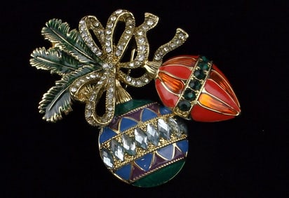 New Boxed Monet Rhinestone Christmas Ornament Brooch