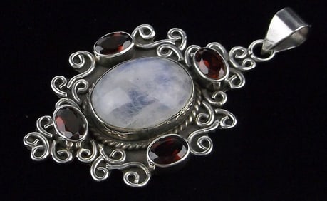 New Big Vint Designer Sterling Silver Moonstone Garnet Pendant India