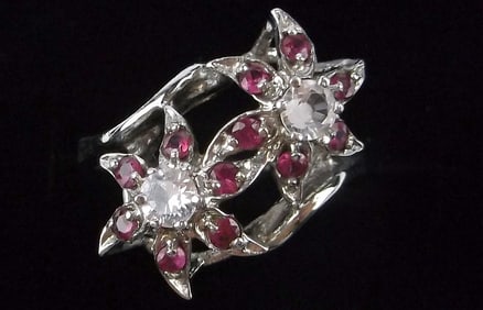 Stunning Vintage 1950s Sterling Silver Ruby Flower Ring 6