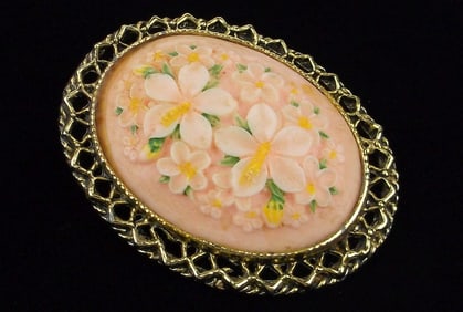 Mint Vint 1950s Celluloid Plumeria Flower Cameo Brooch