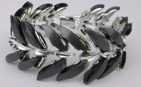 Mint Vint 1950s Claudette Lucite Bracelet 7.25"