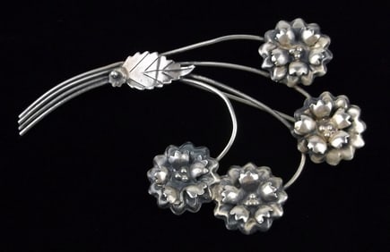 Stunning Big 1940s Sterling Silver Flower Brooch