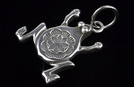 Mint Vint Navajo Robert Gene Sterling Silver Frog Pendant Thick