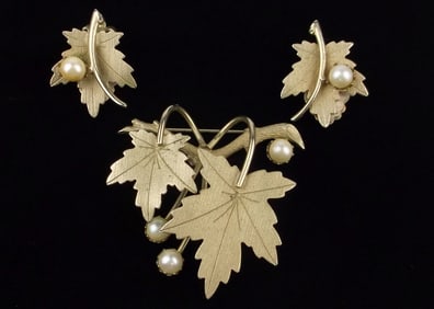 Stunning Vint 1960s Sarah Coventry Brooch Earrings Set