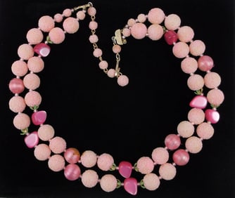 Stunning Vint 1950s Frosted Pink Lucite Necklace 20"