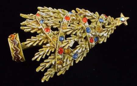Stunning Vintage 1960s ART Rhinestone Christmas Tree Brooch