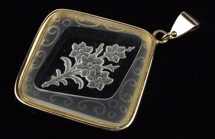 Mint Vint 1960s Reverse Cut Glass Flower Cameo Pendant