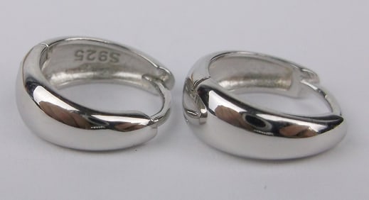 New Vintage Small Sterling Silver Hug Tight Hoop Earrings