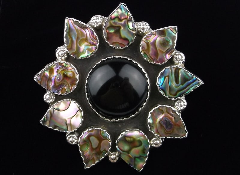 NEW HUGE Navajo Herbert Tsosie Sterling FULL HAND Ring 9 Abalone: A New Super Huge Navajo Handmade Herbert Tsosie Sterling Silver Abalone and Onyx FULL HAND Ring size 9. Ring covers nearly the entire top of the hand as shown, in brand new never worn condition and si