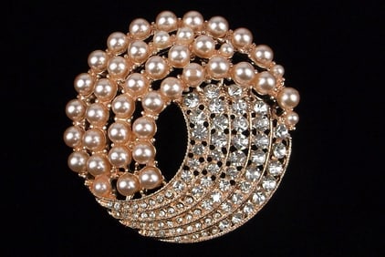 New Boxed Big Monet Rhinestone Faux Pearl Brooch
