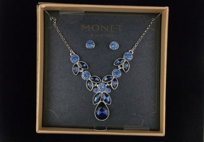 New Boxed Monet Rhinestone Necklace Earrings Set 20"