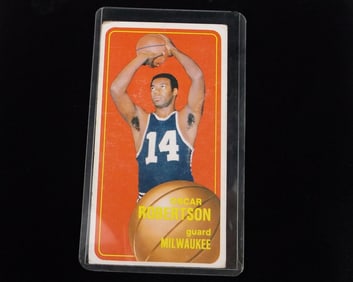 1970-71 Topps Oscar Robertson Basketball Card Bucks