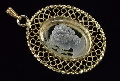 Stunning Vintage 1950s 12kt GF Glass Cameo Pendant
