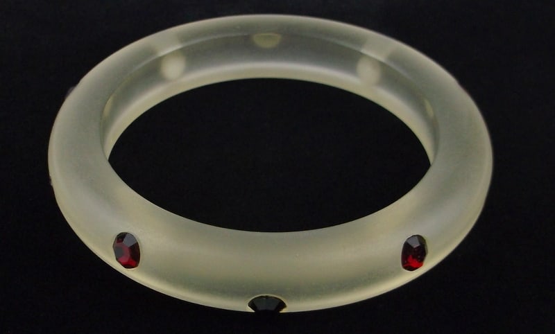 Mint Vintage 1960s Lucite Rhinestone Bangle Bracelet 8" (1 of 2)
