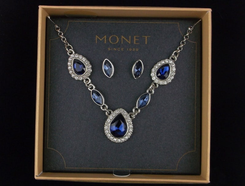 New Boxed Monet Rhinestone Necklace Earrings Set 20" (1 of 2)