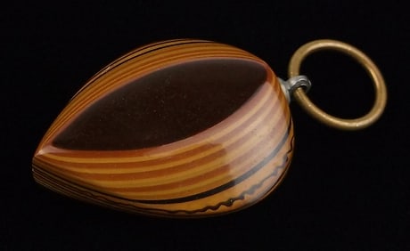 Mint Vintage 1940s Bakelite Pendant