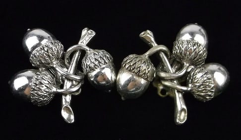 Gorgeous Vintage 1960s Acorn Earrings