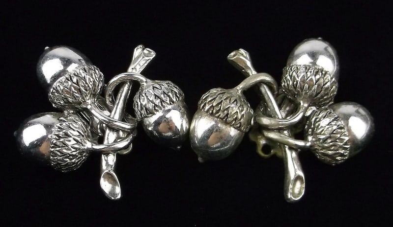 Gorgeous Vintage 1960s Acorn Earrings: beautiful condition