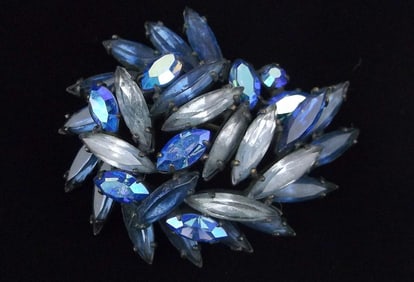 Stunning Vintage 1940s Regency NY Rhinestone Brooch