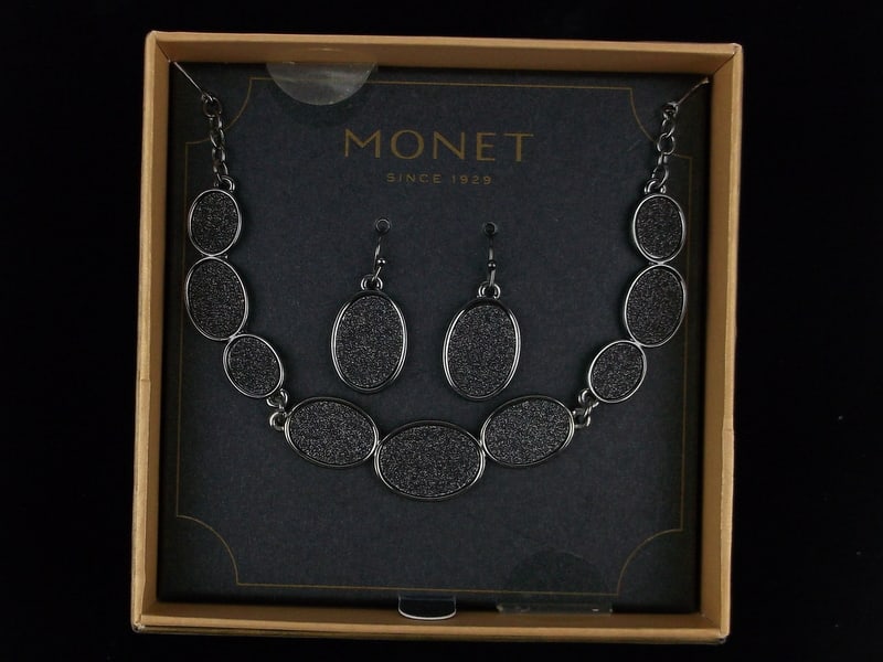 New Boxed Monet Necklace Earrings Set 20": new condition