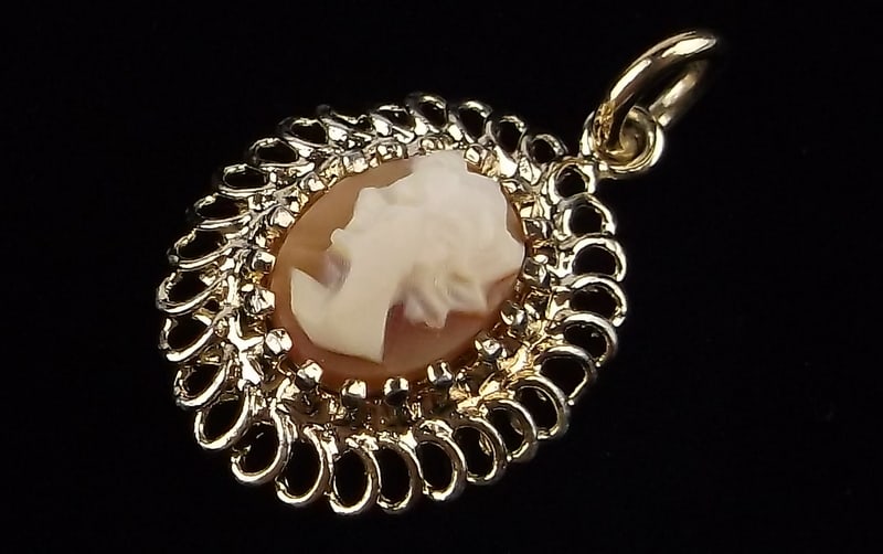 Mint Vint 1950s 14k Over Sterling Silver Shell Cameo Pendant: Guaranteed Solid 925 Sterling Silver, in Excellent Condition