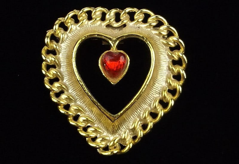 Mint Vintage 19560s Rhinestone Heart Brooch (1 of 2)