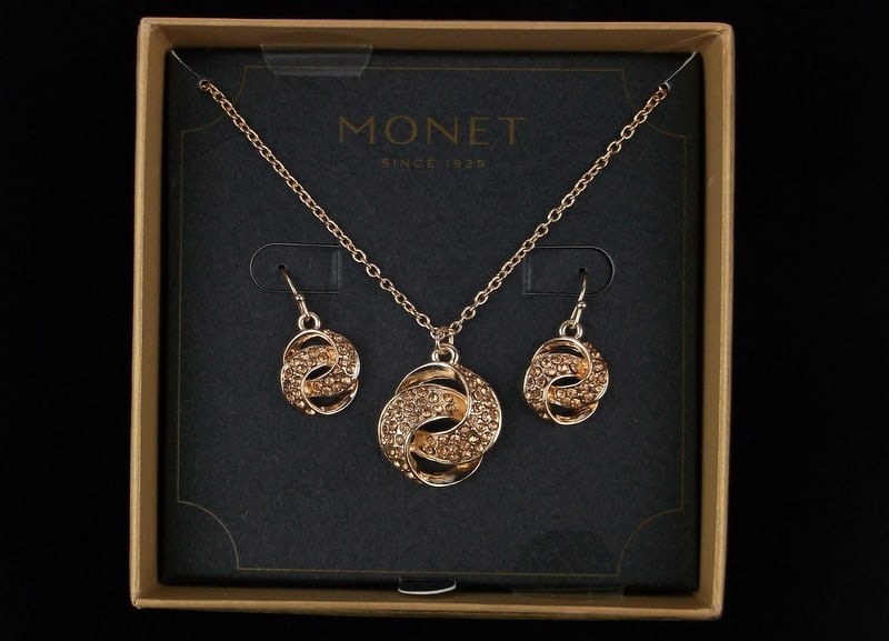 New Boxed Monet Rhinestone Necklace Earrings Set 20" (1 of 2)