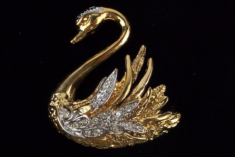 Mint vintage Rhinestone Swan Brooch (1 of 2)