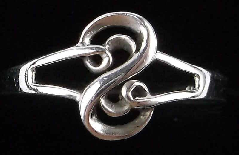 Mint Vintage Sterling Silver Design Ring 7.5 (1 of 2)