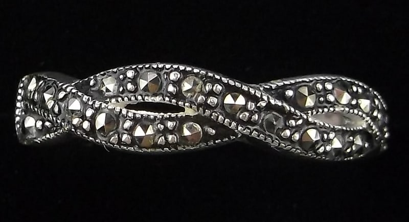 Stunning Vintage Sterling Silver Marcasite Twist Ring 7.25 (1 of 2)