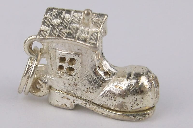 Mint Vint Sterling Silver Old Lady In Boot Opening Charm Pendant (1 of 2)