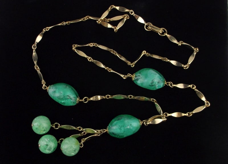 Mint Vintage 1960s Green Lucite Necklace 28" (1 of 2)