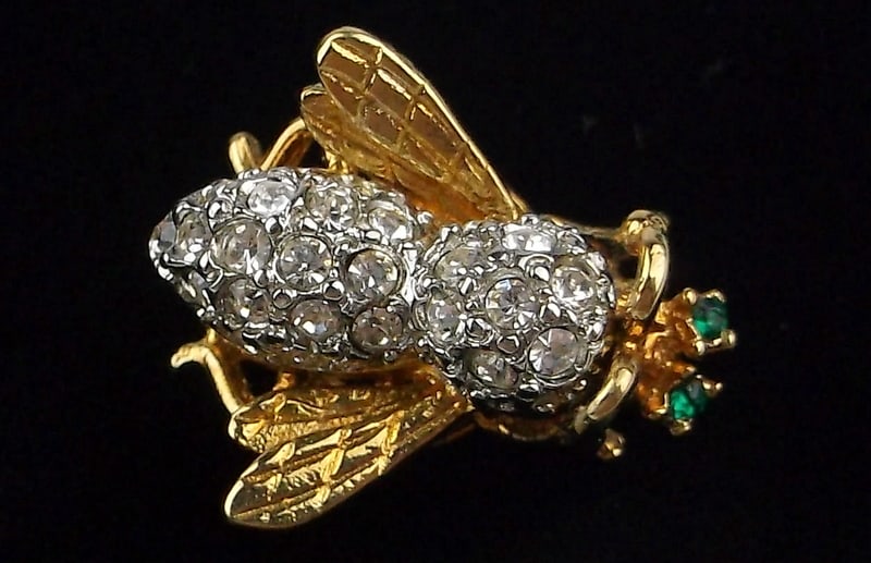 New Vintage 1950s Realistic Bee Rhinestone Brooch: new condition