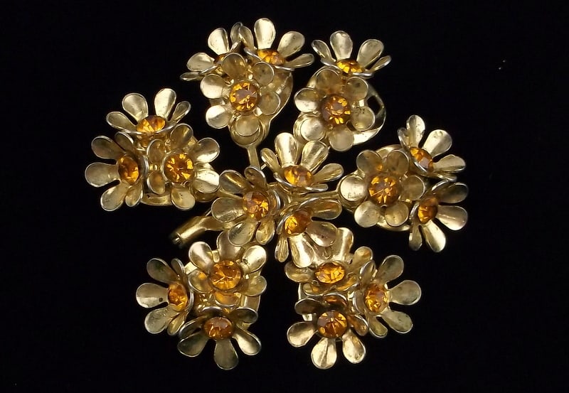 Stunning Vint 1960s Coro Craft Rhinestone Flower Brooch (1 of 3)