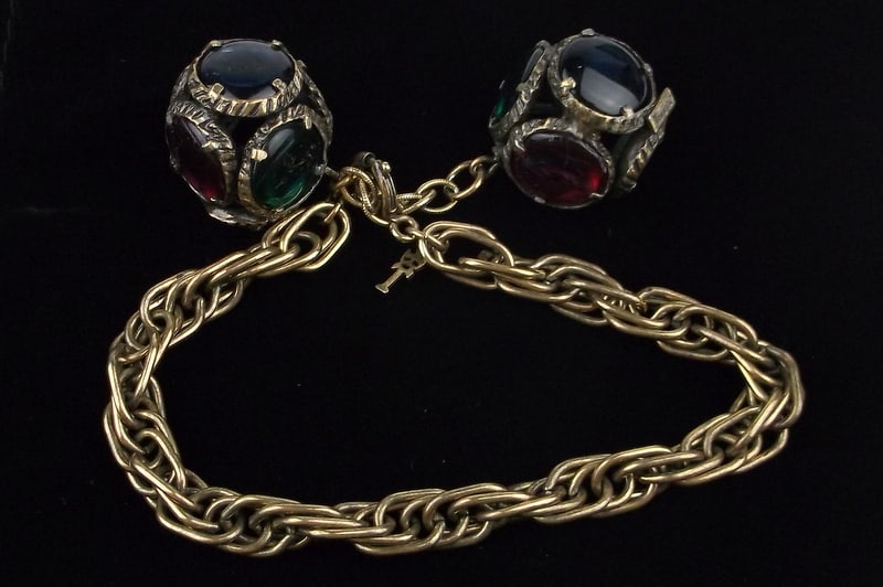 Stunning 1950s Crown Trifari Rhinestone Ball Bracelet 7.25" (1 of 2)