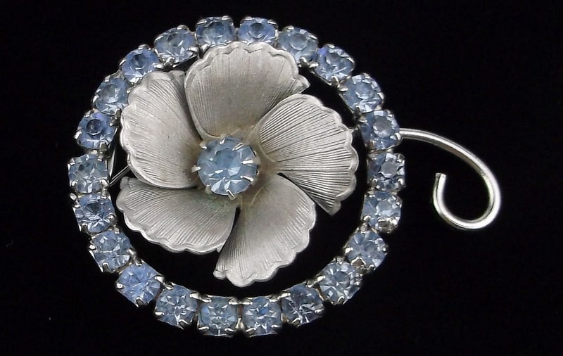 Mint Vintage 1960s Rhinestone Flower Brooch (1 of 2)