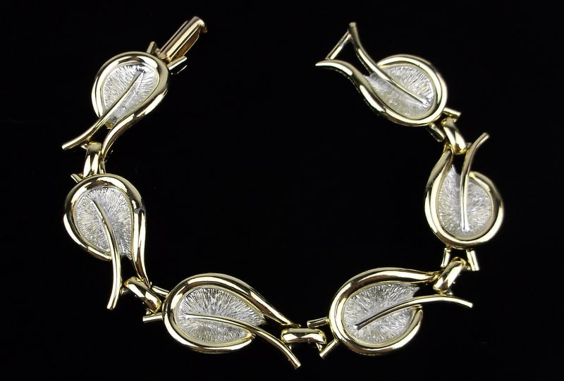 New 1960s TARA Bracelet 7.5" (1 of 2)