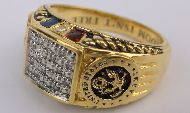 Mint Vintage Danbury Mint US Army Diamond Top Ring 11: Mint Condition, In Like New Condition, Perfect