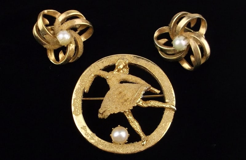 Gorgeous Vint 1960s Kramer NY Ballerina Brooch Earrings Set: beautiful condition