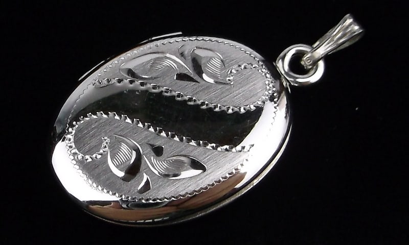Mint Vintage 1950s Sterling Silver Locket Pendant (1 of 2)